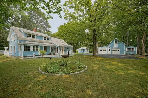 299 Exeter Rd, Hampton Falls, NH 03844