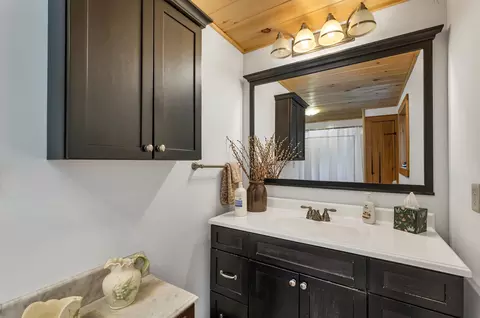 883 Center St, Wolfeboro, NH 03894 photo 32