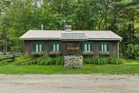 883 Center St, Wolfeboro, NH 03894 photo 6