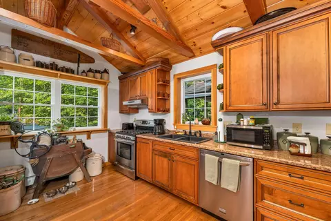 883 Center St, Wolfeboro, NH 03894 photo 24