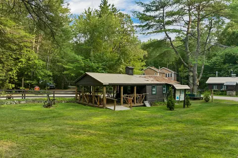 883 Center St, Wolfeboro, NH 03894 photo 3