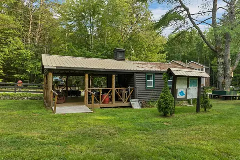 883 Center St, Wolfeboro, NH 03894 photo 4