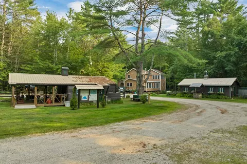 883 Center St, Wolfeboro, NH 03894 photo 5