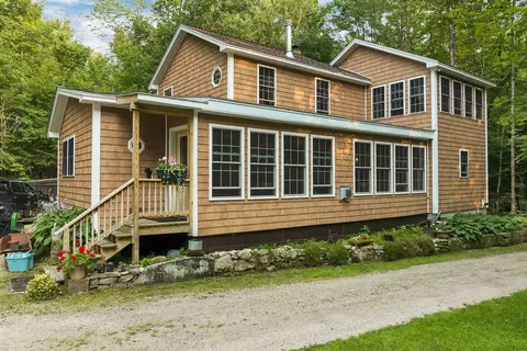883 Center St, Wolfeboro, NH 03894