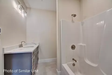 Bath - 30 Kasnet Dr, Rye, NH 03870 photo 2 of 2