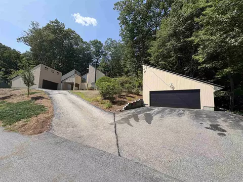 17 Dunbarton Dr, Nashua, NH 03063