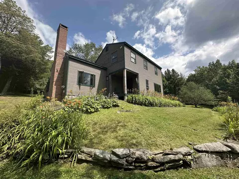 16 Nutmeg Ln, Dover, VT 05356