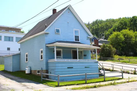 606 Rockingham St, Berlin, NH 03570