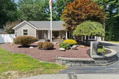 8 May Ray Ave, Plaistow, NH 03865