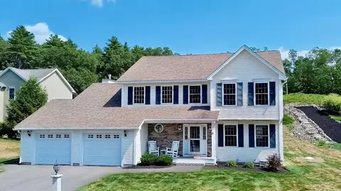 15 Empire Cir, Hudson, NH 03051