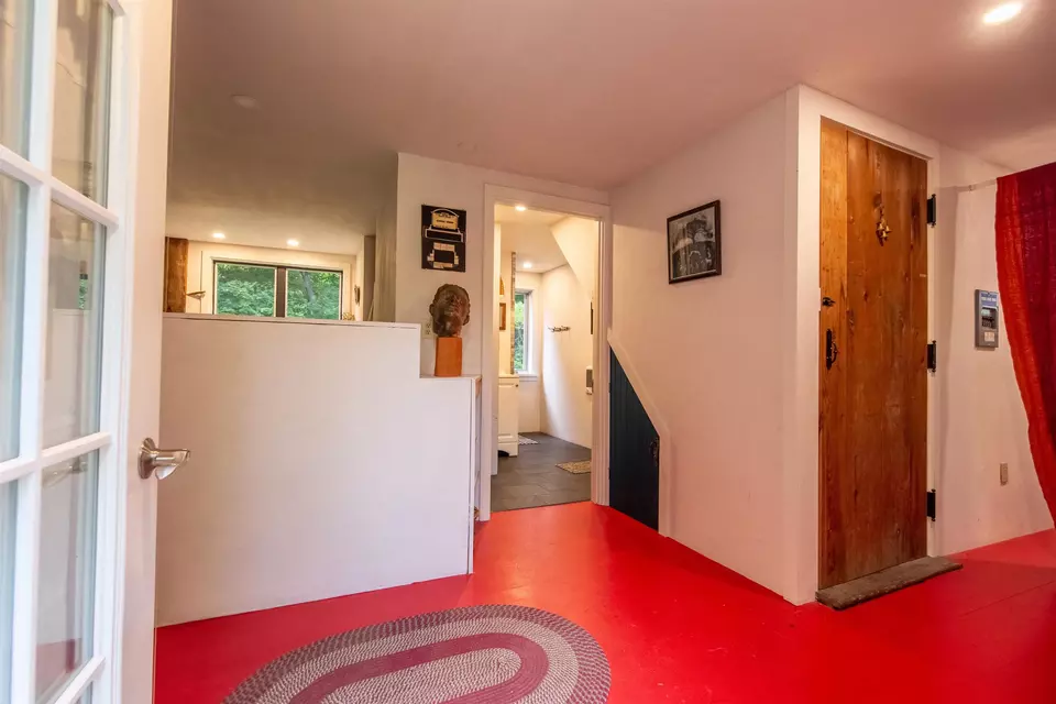 Entry Way - 515 Hollow Hill Rd, Tamworth, NH 03886 photo 1 of 7