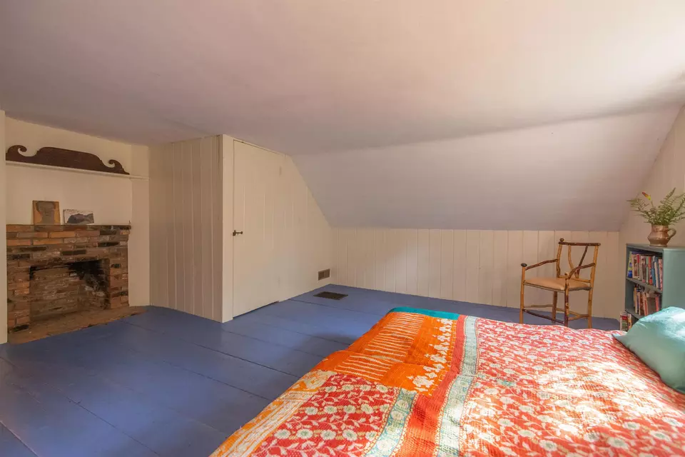 Bedroom - 515 Hollow Hill Rd, Tamworth, NH 03886 photo 8 of 9