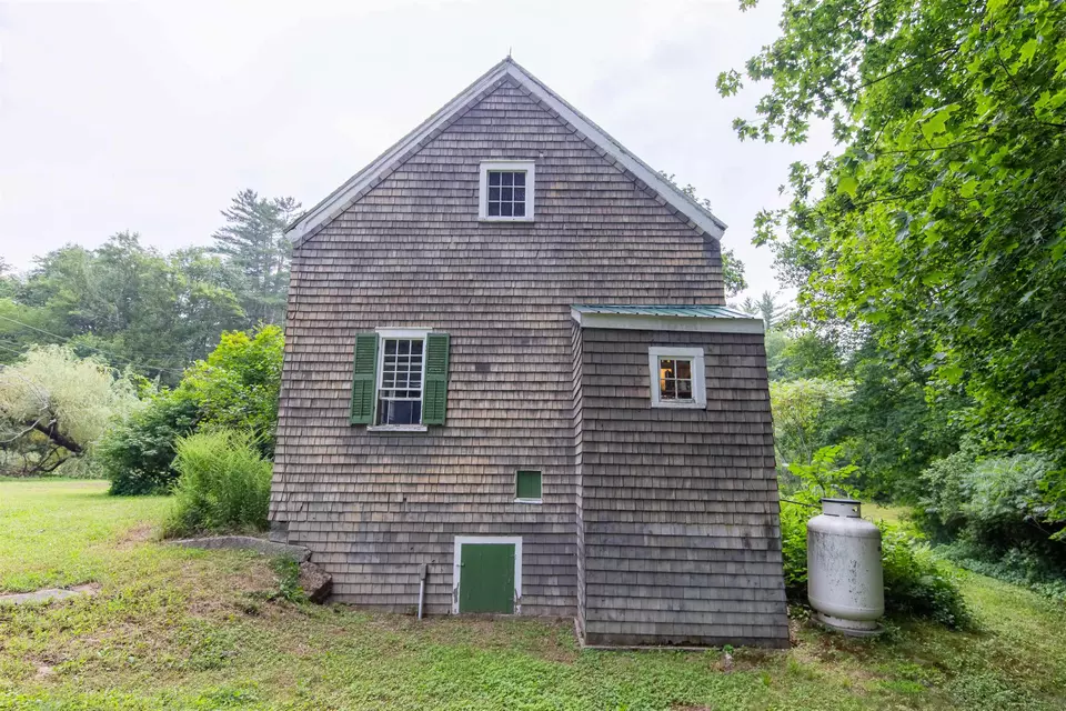 Exterior - 515 Hollow Hill Rd, Tamworth, NH 03886 photo 12 of 20