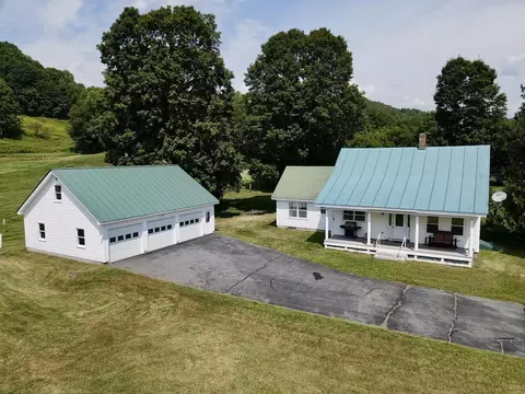 17 Upper Village Rd, Chelsea, VT 05038