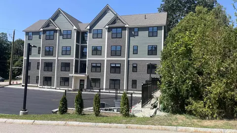 725 Central Ave #302, Dover, NH 03820