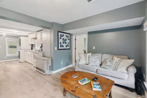 31 Pillsbury St, Enfield, NH 03748