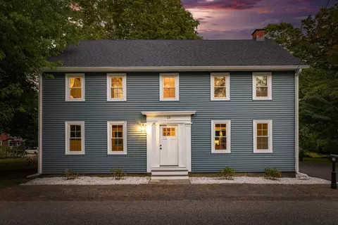 15 Railroad Ave, Newfields, NH 03856