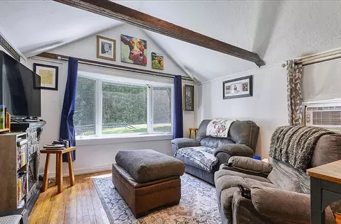 Living - 552 Valley Rd, Walpole, NH 03608 photo 3 of 5
