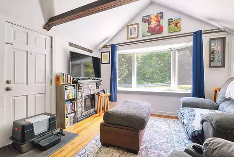 Living - 552 Valley Rd, Walpole, NH 03608 photo 2 of 5