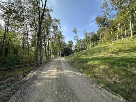 932 Middle Rd, Dummerston, VT 05301 photo 18