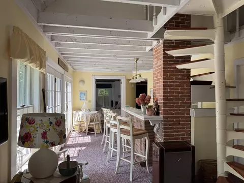 Dining - 37 Old Ledge Rd, Holderness, NH 03245 photo 1 of 2
