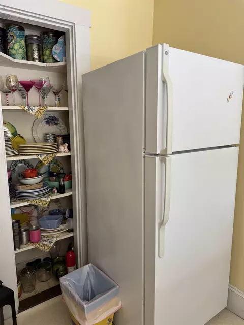 Kitchen - 37 Old Ledge Rd, Holderness, NH 03245 photo 1 of 4