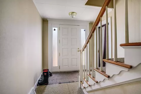 Entry Way - 45 Old Granite Rd, Ossipee, NH 03864 photo 2 of 3