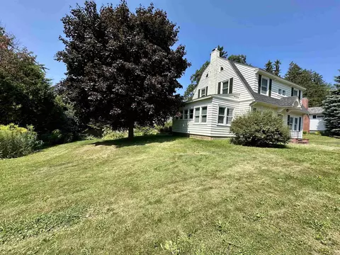 8 Berkley Ter, Saint Albans, VT 05478