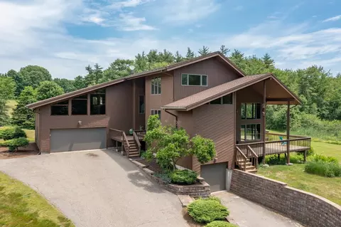 67 Spruce Pond Dr, Strafford, NH 03884