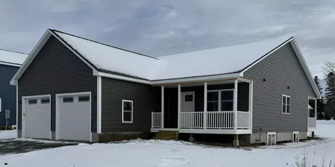 16 Dozer Dr, St. Albans Town, VT 05478