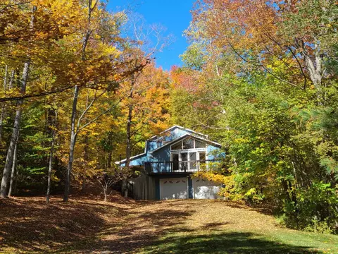 576 Agassiz St, Bethlehem, NH 03574
