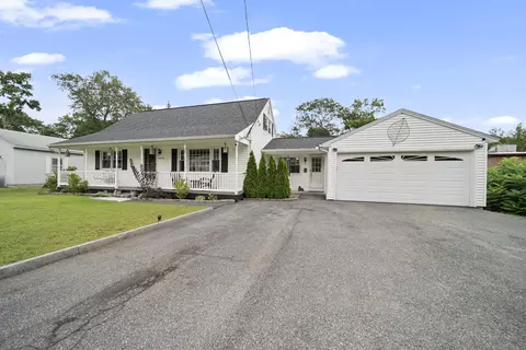 92 Gillis St, Nashua, NH 03060