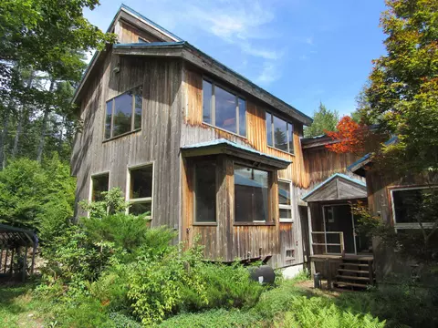 533 Pratt Bridge Rd, Jamaica, VT 05343