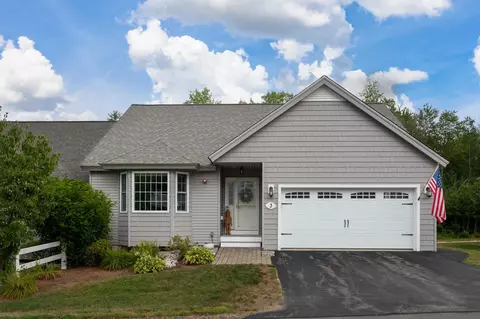3 Guernsey Dr #3, Atkinson, NH 03811