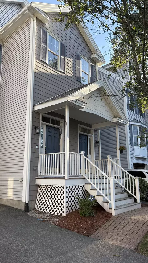 62 Georgetowne Dr, Nashua, NH 03062