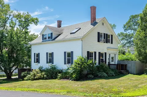 45 Oak St, Dover, NH 03820