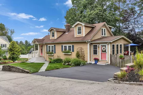 9 Monadnock St, Nashua, NH 03064