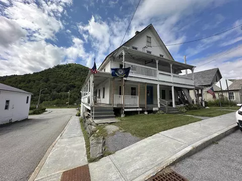 6982 Main St, Readsboro, VT 05350
