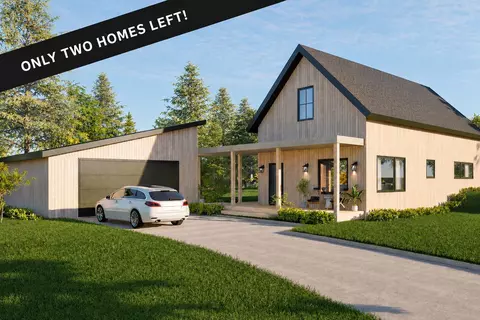 39 Hilltop Ln, Morristown, VT 05661