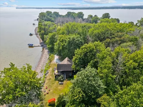 1299 Windmill Pt, Alburgh, VT 05440