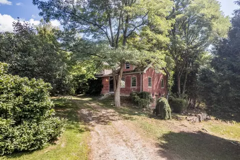 127 Clarendon Springs Ln, Clarendon, VT 05777