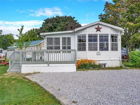 12 Eagle Ln, South Hero, VT 05486