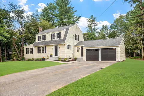 23 Watsons Ln, Hampton, NH 03842
