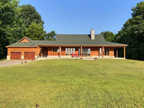1099 E Shore Rd, Isle La Motte, VT 05463
