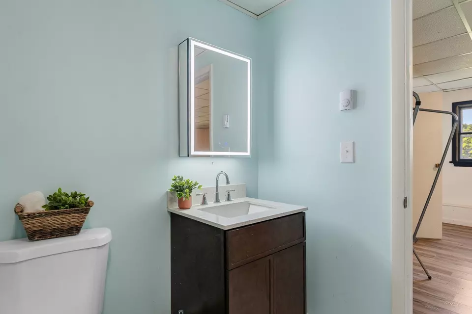 Bath - 7 Panther Dr, Orange, VT 05641 photo 4 of 4