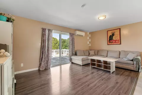 Living - 7 Panther Dr, Orange, VT 05641 photo 1 of 4