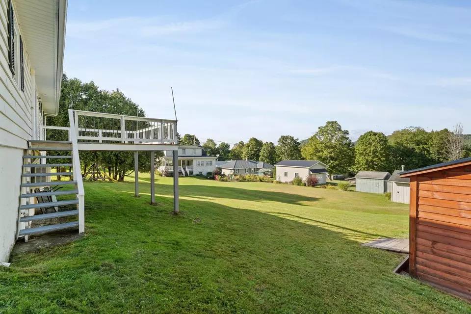 Exterior - 7 Panther Dr, Orange, VT 05641 photo 9 of 11