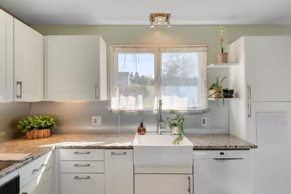 Kitchen - 7 Panther Dr, Orange, VT 05641 photo 4 of 6