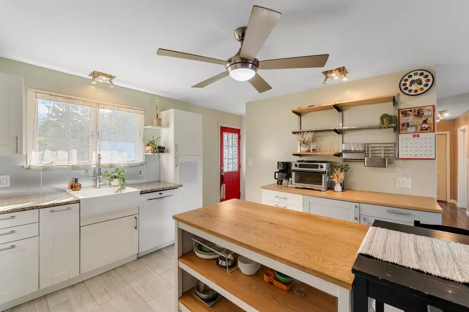 Kitchen - 7 Panther Dr, Orange, VT 05641 photo 5 of 6