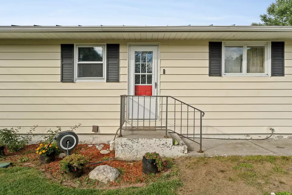 Exterior - 7 Panther Dr, Orange, VT 05641 photo 6 of 11